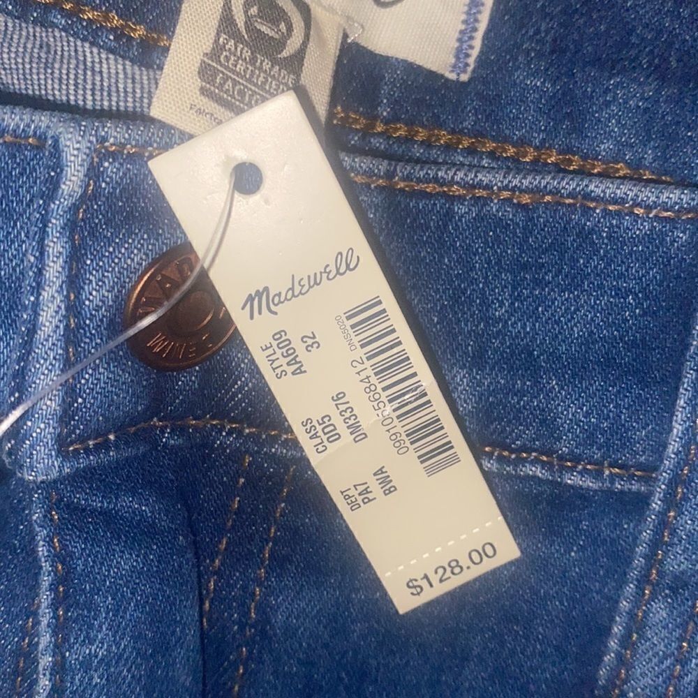 Madewell “The High-Rise Slim Crop Boyjean in
Barksdale Wash”! - Picture 10 of 12